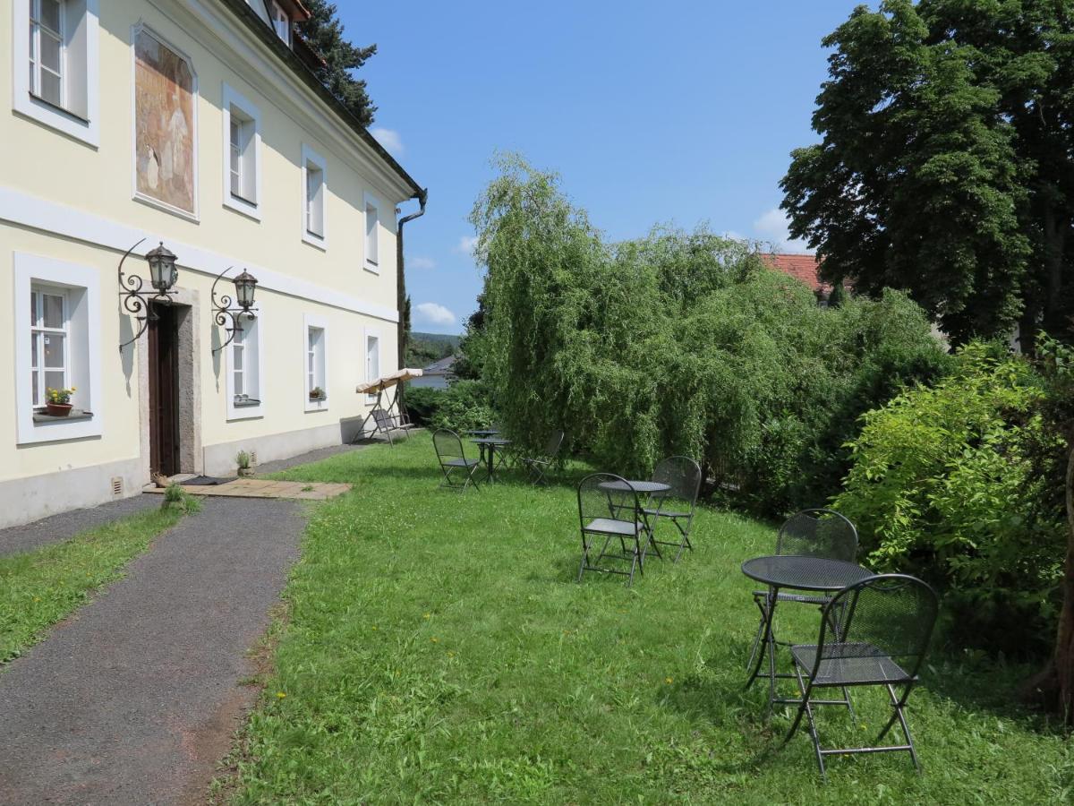 Zámecký penzion Sloup Sloup  Exterior foto