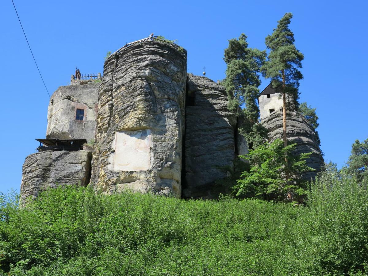 Zámecký penzion Sloup Sloup  Exterior foto